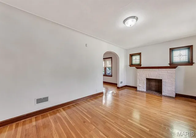 Photo 4 of Single family home for sale at 5748 Devonshire Ave, Saint Louis, MO 63109 | MLS# MIS26064390 | Listing updated on 2026-10-19