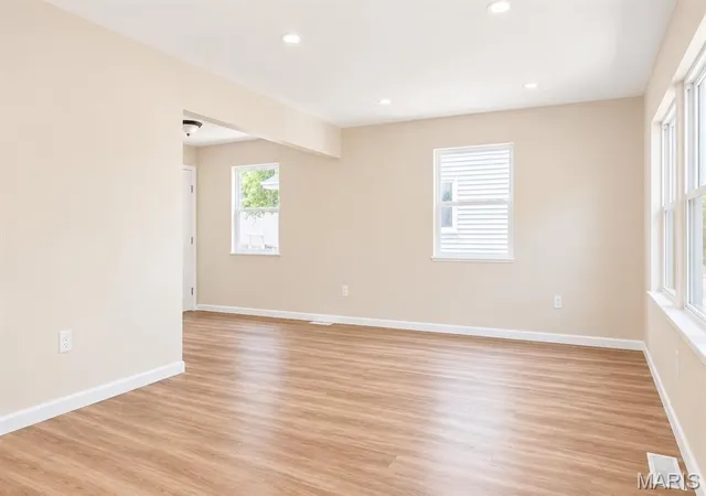 Photo 4 of Single family home for sale at 7948 Monroe Dr, Saint Louis, MO 63133 | MLS# MIS26064395 | Listing updated on 2026-10-06