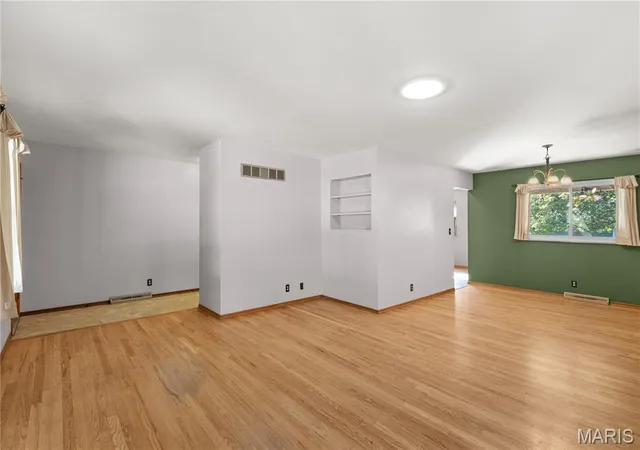 Photo 3 of Single family home for sale at 11201 Jerries Ln, Saint Louis, MO 63136 | MLS# MIS26064399 | Listing updated on 2026-10-08