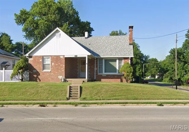 Single family home for sale at 520 N Belt E, Belleville, IL 62221 | MLS# MIS26064400