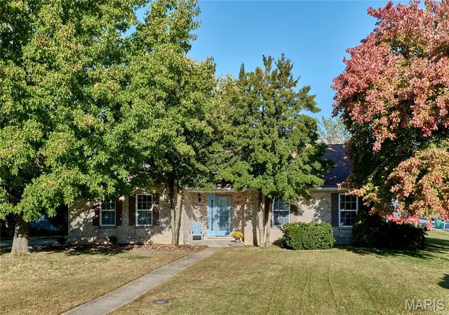 Photo 3 of Single family home for sale at 601 Rain Holw Dr, O Fallon, IL 62269 | MLS# MIS26064401 | Listing updated on 2026-10-22