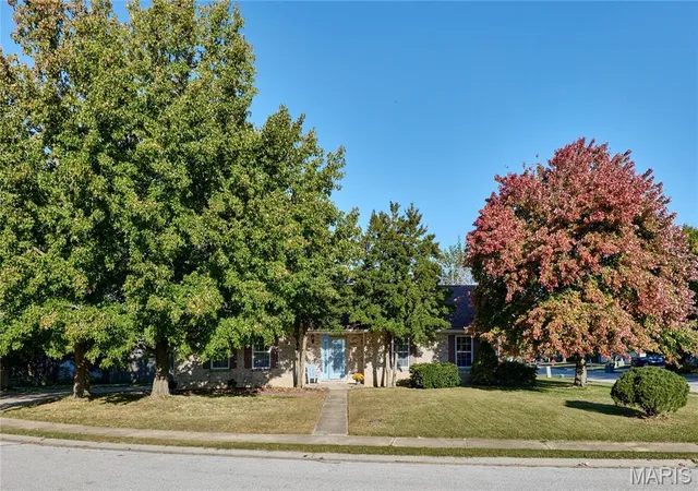 Photo 3 of Single family home for sale at 601 Rain Holw Dr, O Fallon, IL 62269 | MLS# MIS26064401 | Listing updated on 2026-10-22