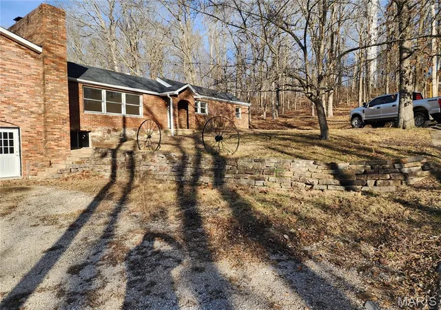 Photo 3 of Single family home for sale at 138 Mulberry St, Greenville, MO 63944 | MLS# MIS26064403 | Listing updated on 2026-10-07