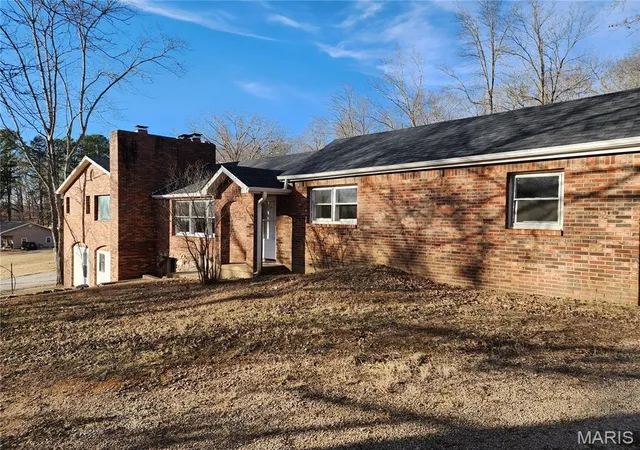 Photo 3 of Single family home for sale at 138 Mulberry St, Greenville, MO 63944 | MLS# MIS26064403 | Listing updated on 2026-10-07