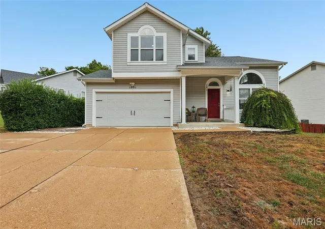 Single family home for sale at 1091 Fenton Park Dr, Fenton, MO 63026 | MLS# MIS26064422