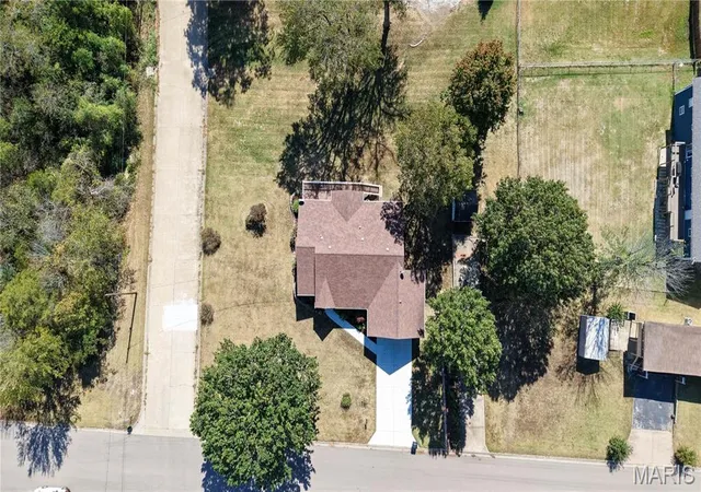 Photo 3 of Single family home for sale at 301 Olive, De Soto, MO 63020 | MLS# MIS26064423 | Listing updated on 2026-10-09