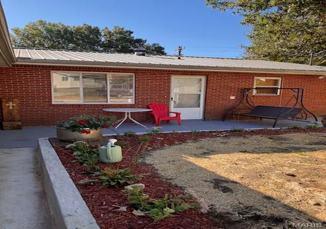 Photo 2 of Single family home for sale at 1515 Sunset Dr, Poplar Bluff, MO 63901 | MLS# MIS26064425 | Listing updated on 2026-10-06