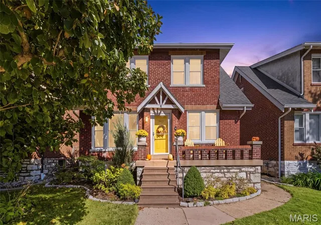 Photo 1 of Sale Pending at 5981 N Cuba Ct, Saint Louis, MO 63139 | MLS# MIS26064428 | Listing updated on 2026-10-18