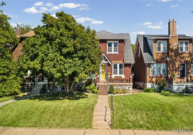 Photo 2 of Sale Pending at 5981 N Cuba Ct, Saint Louis, MO 63139 | MLS# MIS26064428 | Listing updated on 2026-10-18