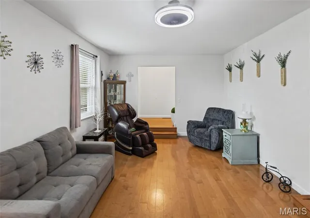 Photo 3 of Single family home for sale at 15 Las Olas Dr, Belleville, IL 62221 | MLS# MIS26064429 | Listing updated on 2026-10-29