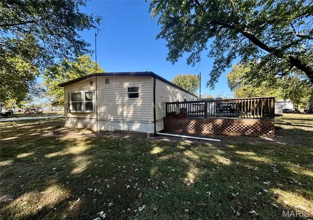 Photo 3 of Manufactured home for sale at 204 S Cherry St, Bellflower, MO 63333 | MLS# MIS26064431 | Listing updated on 2026-10-06