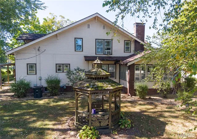 Photo 4 of Single family home for sale at 322 E Main St, Brownstown, IL 62418 | MLS# MIS26064434 | Listing updated on 2026-10-16