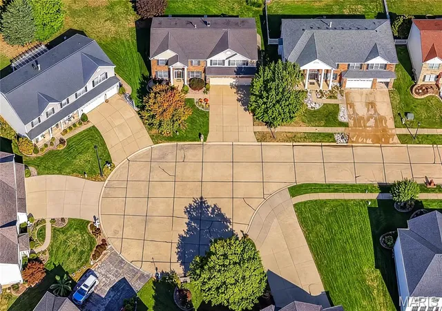 Photo 3 of Single family home for sale at 28 Wolverton Ct, Saint Charles, MO 63301 | MLS# MIS26064436 | Listing updated on 2026-10-09