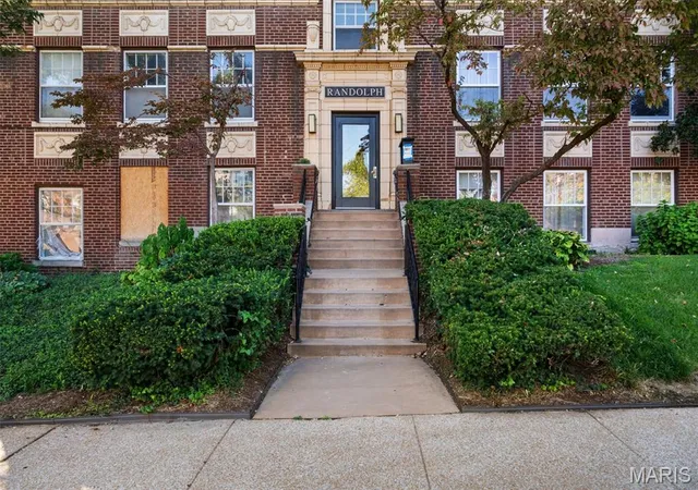 Photo 2 of Condo for sale at 321 Belt Ave #401, Saint Louis, MO 63112 | MLS# MIS26064442 | Listing updated on 2026-10-08