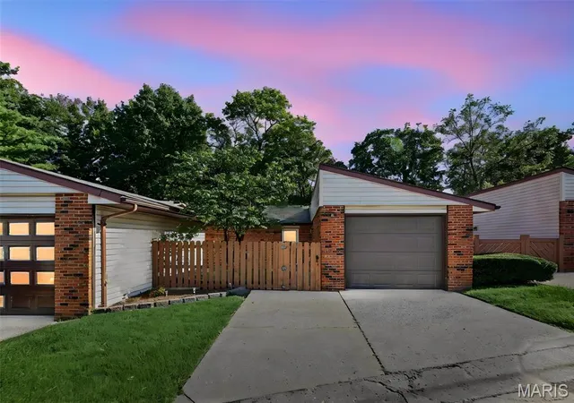 Listing Photo 4 - Condo for sale in building located at 6 Parkridge, Belleville, IL 62226