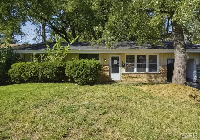 Photo 2 of Single family home for sale at 9711 Wendell Dr, Saint Louis, MO 63136 | MLS# MIS26064450 | Listing updated on 2026-10-19