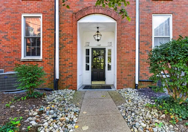 Photo 1 of Condo for sale at 1138 S Mason Rd, Saint Louis, MO 63131 | MLS# MIS26064462 | Listing updated on 2026-10-07