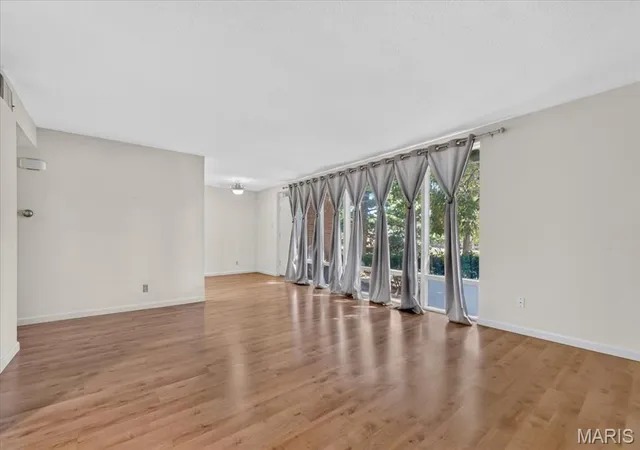 Photo 3 of Condo for sale at 1138 S Mason Rd, Saint Louis, MO 63131 | MLS# MIS26064462 | Listing updated on 2026-10-07