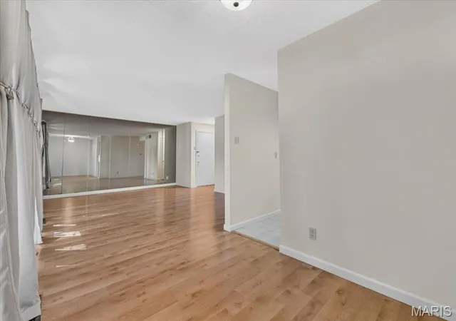 Listing Photo 5 - Condo for sale in building located at 1138 S Mason Rd, Saint Louis, MO 63131
