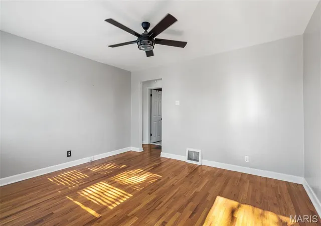 Photo 4 of Sale Pending at 4309 Koeln Ave, Saint Louis, MO 63116 | MLS# MIS26064464 | Listing updated on 2026-10-19