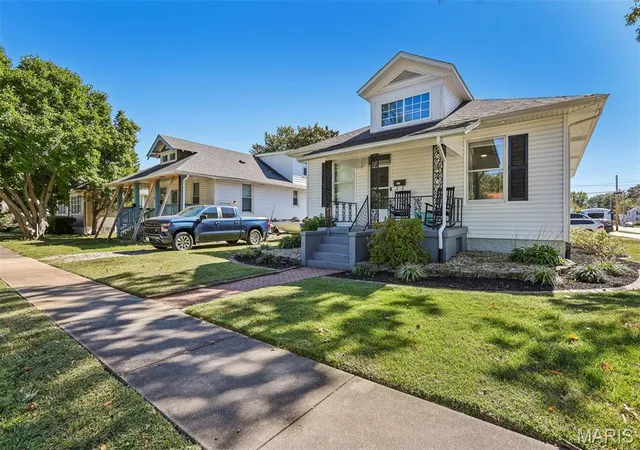 Photo 3 of Single family home for sale at 301 E 2nd Street, O Fallon, IL 62269 | MLS# MIS26064465 | Listing updated on 2026-10-10