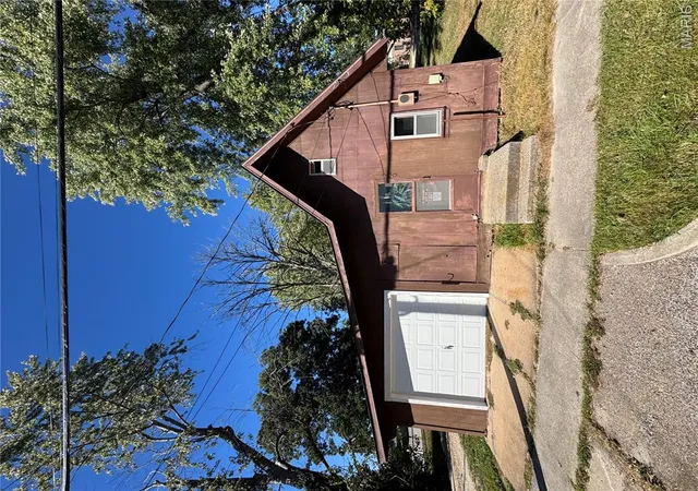 Photo 1 of Sale Pending at 300 W 3rd Street, Belle, MO 65013 | MLS# MIS26064472 | Listing updated on 2026-10-09