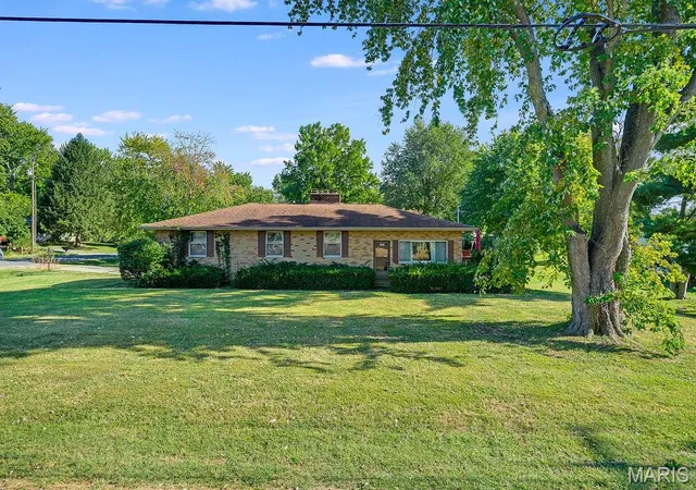 Single family home for sale at 355 Glen Carbon Rd, Glen Carbon, IL 62034 | MLS# MIS26064474