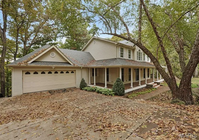Photo 1 of Single family home for sale at 229 Quail Run Dr, Defiance, MO 63341 | MLS# MIS26064475 | Listing updated on 2026-10-21