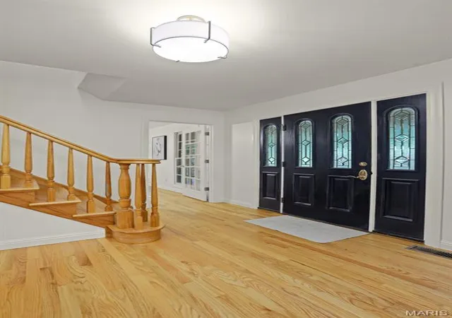 Photo 3 of Single family home for sale at 229 Quail Run Dr, Defiance, MO 63341 | MLS# MIS26064475 | Listing updated on 2026-10-21