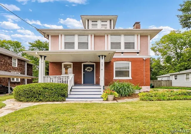Photo 1 of Sale Pending at 545 Marshall Ave, Saint Louis, MO 63119 | MLS# MIS26064482 | Listing updated on 2026-10-19