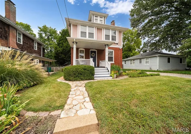Photo 1 of Sale Pending at 545 Marshall Ave, Saint Louis, MO 63119 | MLS# MIS26064482 | Listing updated on 2026-10-19