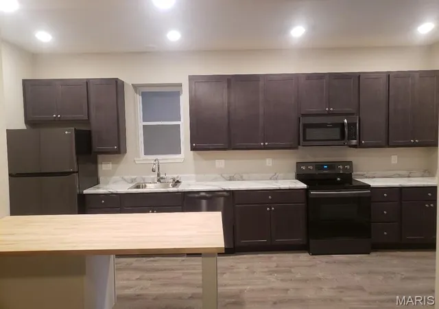 Photo 4 of Multi family home for sale at 3648 Russell Blvd, Saint Louis, MO 63110 | MLS# MIS26064484 | Listing updated on 2026-10-06