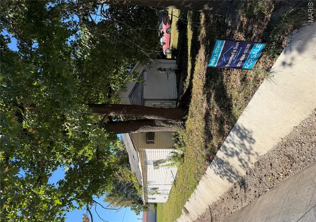 Photo 8 of Single family home for sale at 700 Franklin St, Poplar Bluff, MO 63901 | MLS# MIS26064486 | Listing updated on 2026-10-06