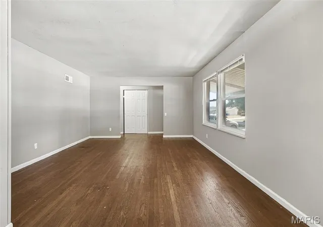 Photo 3 of Single family home for sale at 11038 Saginaw Dr, Saint Louis, MO 63136 | MLS# MIS26064493 | Listing updated on 2026-10-11