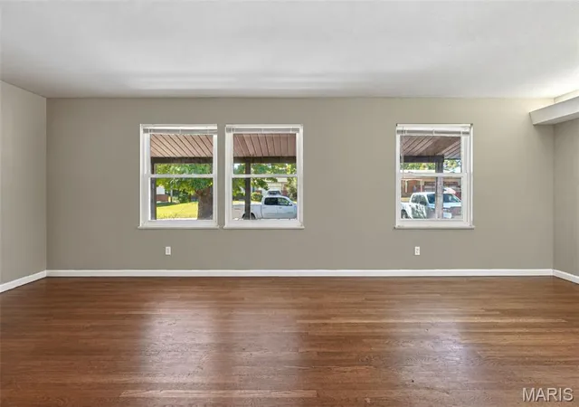 Photo 3 of Single family home for sale at 11038 Saginaw Dr, Saint Louis, MO 63136 | MLS# MIS26064493 | Listing updated on 2026-10-11