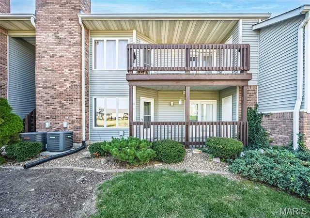 Condo for sale at 811 King Dr #1C, Saint Charles, MO 63303 | MLS# MIS26064494