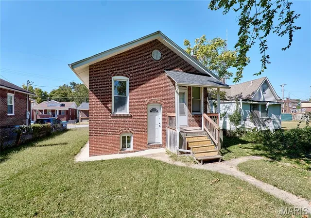 Photo 3 of Single family home for sale at 1224 Griefield Pl, Saint Louis, MO 63133 | MLS# MIS26064497 | Listing updated on 2026-10-08