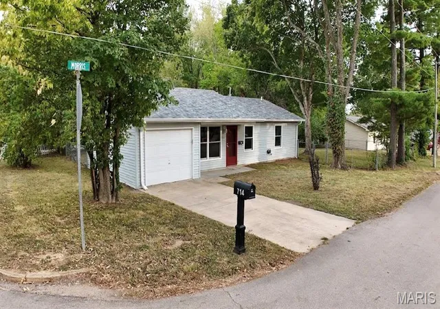 Photo 2 of Single family home for sale at 714 Morris St, Farmington, MO 63640 | MLS# MIS26064498 | Listing updated on 2026-10-07