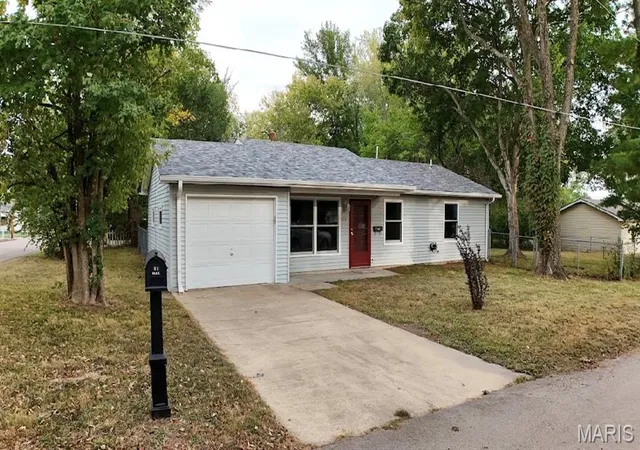 Photo 3 of Single family home for sale at 714 Morris St, Farmington, MO 63640 | MLS# MIS26064498 | Listing updated on 2026-10-07