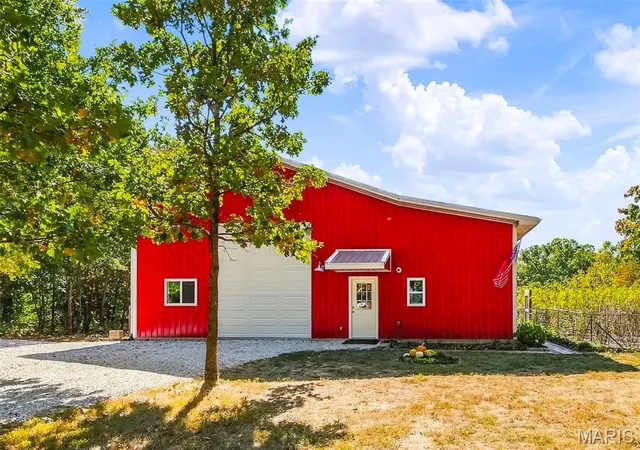 Photo 2 of Sale Pending at 11488 Links Rd, Marthasville, MO 63357 | MLS# MIS26064499 | Listing updated on 2026-10-20