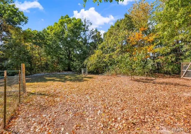 Photo 3 of Sale Pending at 11488 Links Rd, Marthasville, MO 63357 | MLS# MIS26064499 | Listing updated on 2026-10-20