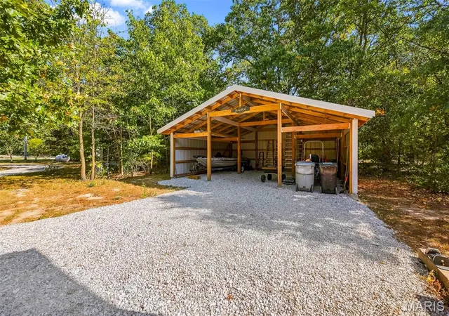 Photo 4 of Sale Pending at 11488 Links Rd, Marthasville, MO 63357 | MLS# MIS26064499 | Listing updated on 2026-10-20