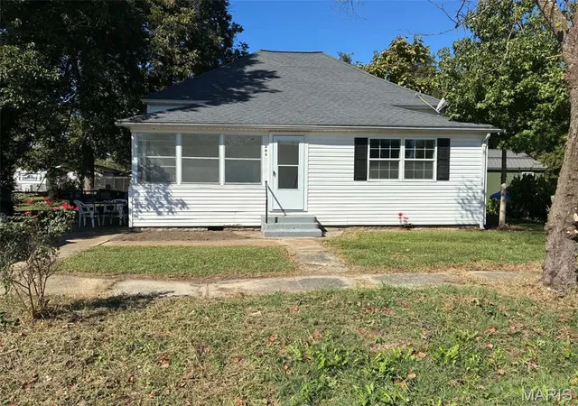Photo 1 of Single family home for sale at 308 S Gideon Ave, Gideon, MO 63848 | MLS# MIS26064503 | Listing updated on 2026-10-06