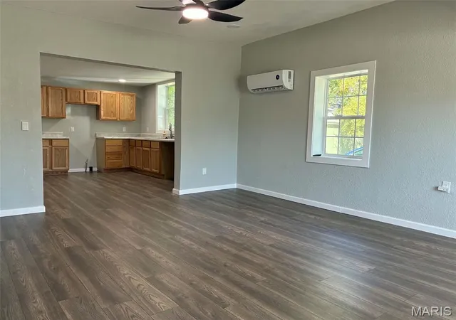 Photo 3 of Single family home for sale at 308 S Gideon Ave, Gideon, MO 63848 | MLS# MIS26064503 | Listing updated on 2026-10-06