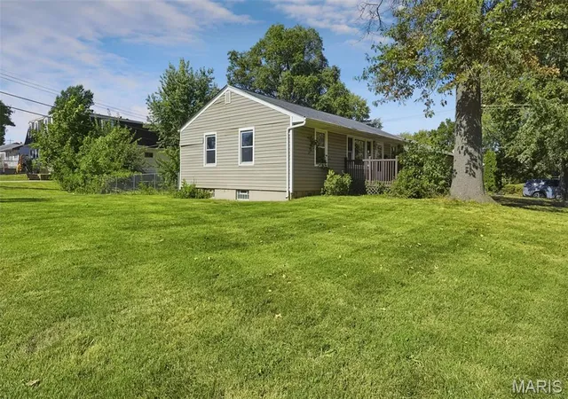 Photo 3 of Sale Pending at 4351 Boswell Ave, Saint Louis, MO 63134 | MLS# MIS26064506 | Listing updated on 2026-10-21