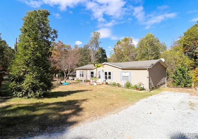 Photo 2 of Manufactured home for sale at 600 Casey Rd, Farmington, MO 63640 | MLS# MIS26064515 | Listing updated on 2026-10-28