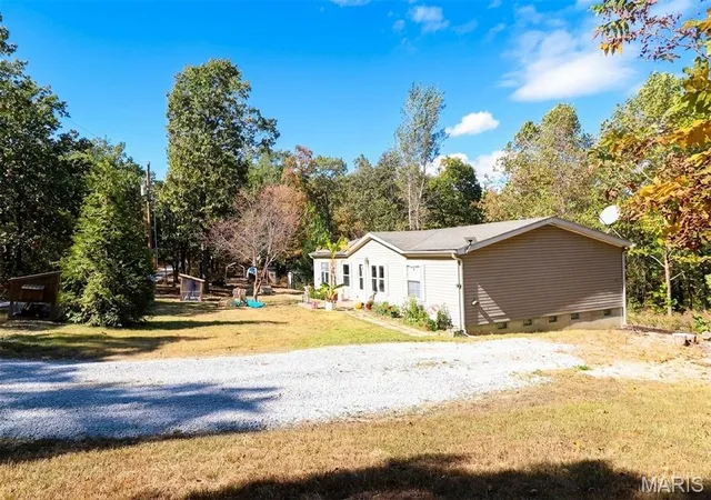 Photo 3 of Manufactured home for sale at 600 Casey Rd, Farmington, MO 63640 | MLS# MIS26064515 | Listing updated on 2026-10-28