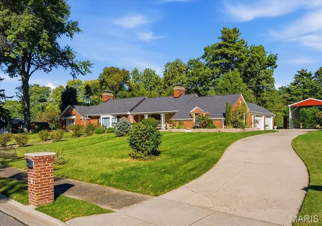 Photo 1 of Single family home for sale at 7 Gardenia Dr, Belleville, IL 62221 | MLS# MIS26064519 | Listing updated on 2026-10-31