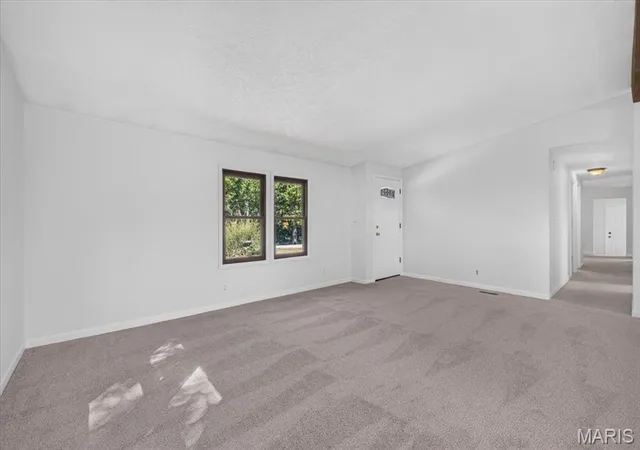 Photo 4 of Sale Pending at 1358 Mule Rd, Columbia, IL 62236 | MLS# MIS26064524 | Listing updated on 2026-10-18
