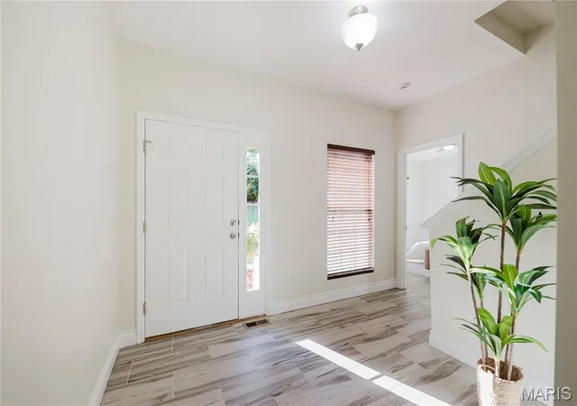 Photo 3 of Single family home for sale at 1599 Laurel Blfs Dr, Hazelwood, MO 63042 | MLS# MIS26064526 | Listing updated on 2026-10-09